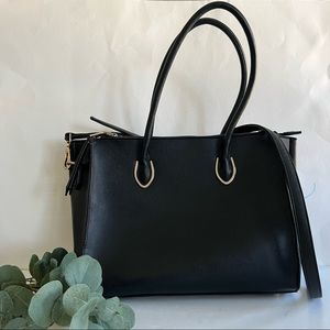 (No Brand) Black with Gold Purse